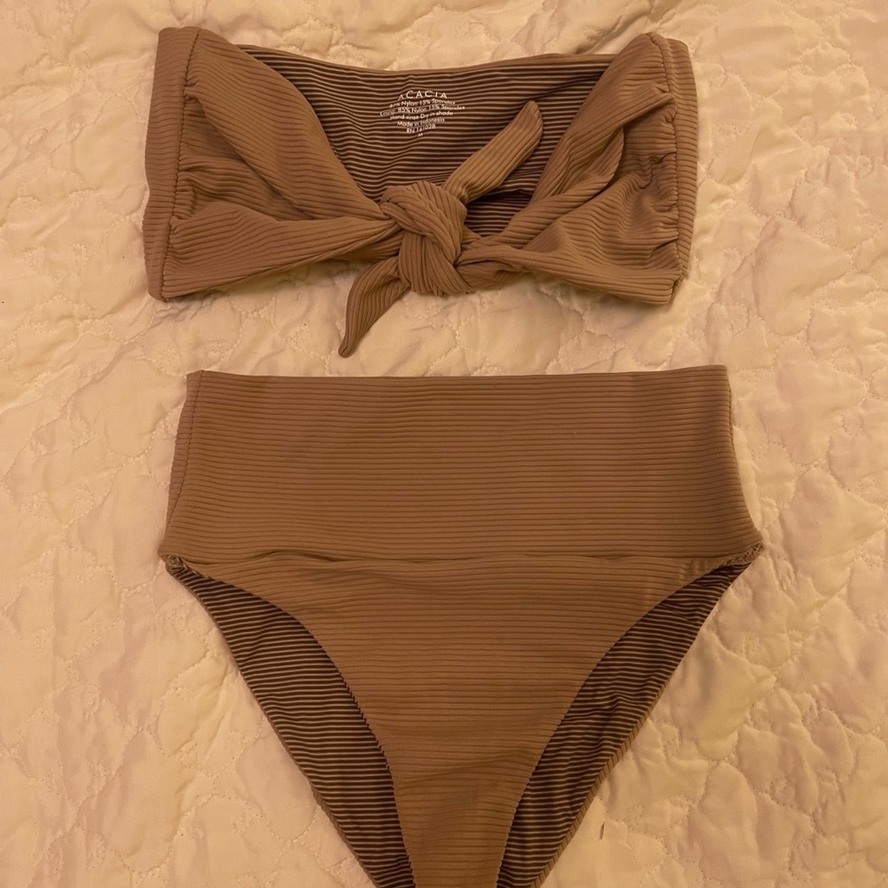 Acacia Baker Top and Echo Bottom